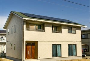 ひろびろ洗面脱衣室と大きなインナーバルコニー、太陽光発電システム搭載の高品位の家（仙台市・A様邸）のサムネイル